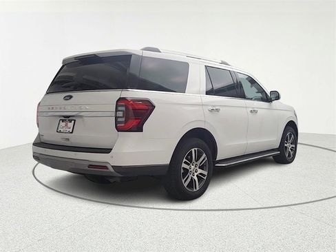 Used 2023 Ford Expedition Limited image 7