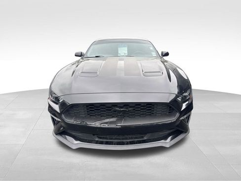 Used 2018 Ford Mustang Coupe RWD image 6