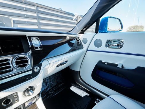 Used 2020 Rolls-Royce Wraith image 73