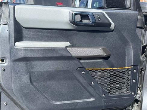 Used 2023 Ford Bronco Badlands image 16