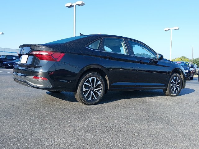 Used 2024 Volkswagen Jetta S FWD image 3