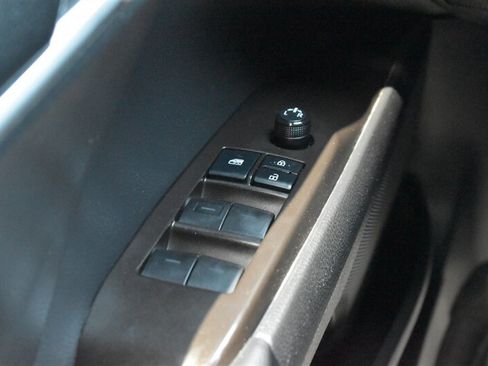 Used 2021 Toyota Camry SE FWD image 16