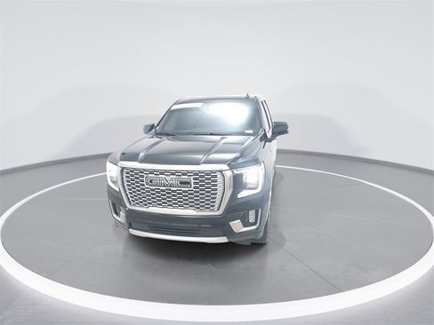 Used 2021 GMC Yukon Denali image 2