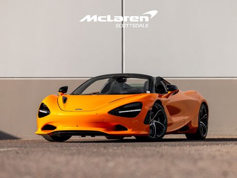 Used 2024 McLaren 750S Spider RWD image 3