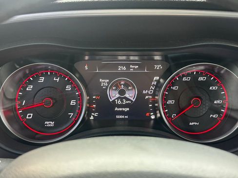 Used 2019 Dodge Charger SXT RWD image 4