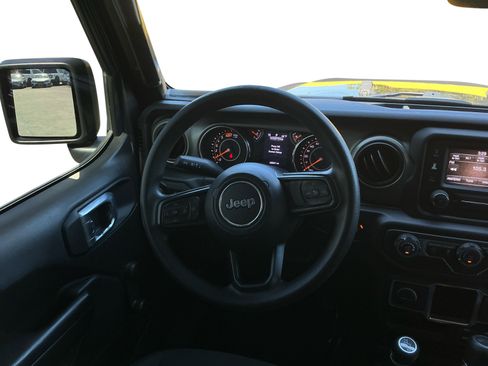 Used 2021 Jeep Wrangler Unlimited Sport AWD/4WD image 11
