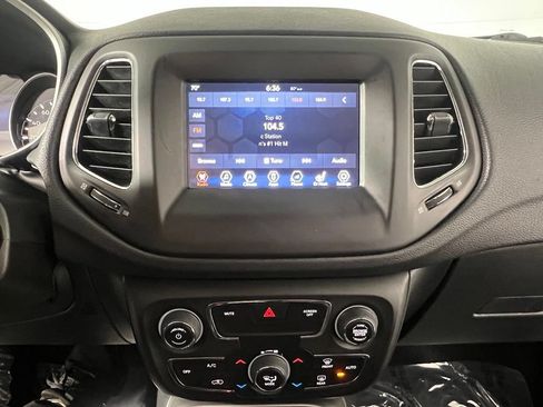 Used 2018 Jeep Compass Latitude w/ Popular Equipment Group AWD/4WD image 22