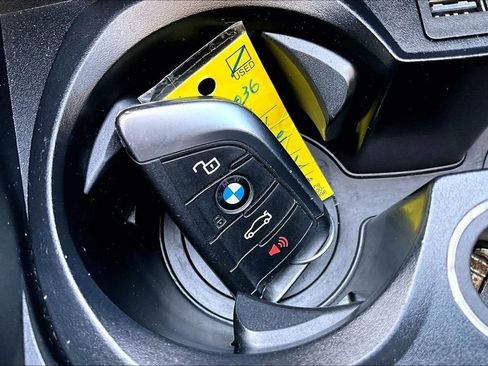 Used 2023 BMW 330e image 13