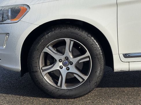 Used 2015 Volvo XC60 T6 image 10