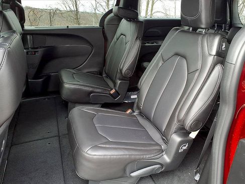 New 2026 Chrysler Voyager LX FWD image 6