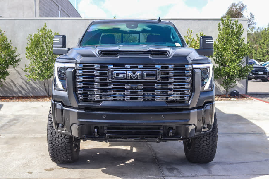 Used 2025 GMC Sierra 2500 Denali Ultimate w/ Max Trailering Package AWD/4WD image 2