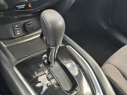 Used 2016 Nissan Rogue S AWD/4WD image 29