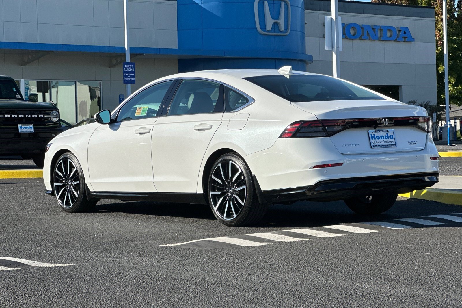 Used 2025 Honda Accord Touring image 3