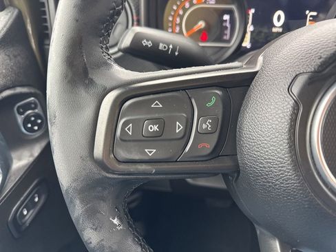 Used 2025 Jeep Wrangler Unlimited Rubicon AWD/4WD image 37