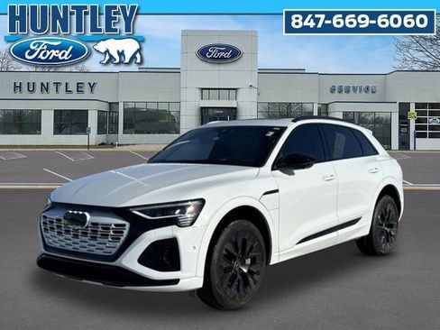 Used 2024 Audi Q8 e-tron Prestige image 1