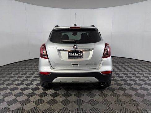 Used 2022 Buick Encore Preferred AWD/4WD image 8