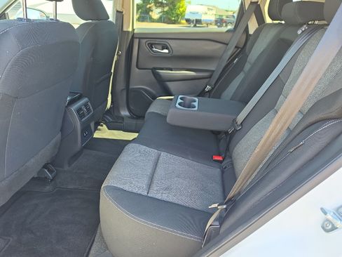 Used 2024 Nissan Rogue SV AWD/4WD image 18