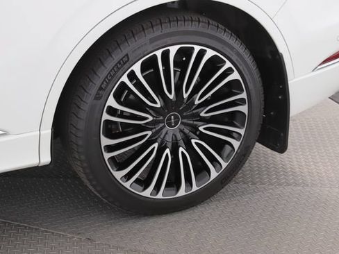 Used 2022 Lincoln Aviator Black Label w/ Dynamic Handling Package AWD/4WD image 14