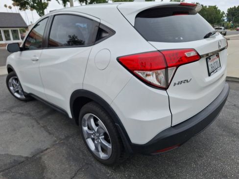 Used 2022 Honda HR-V LX image 2