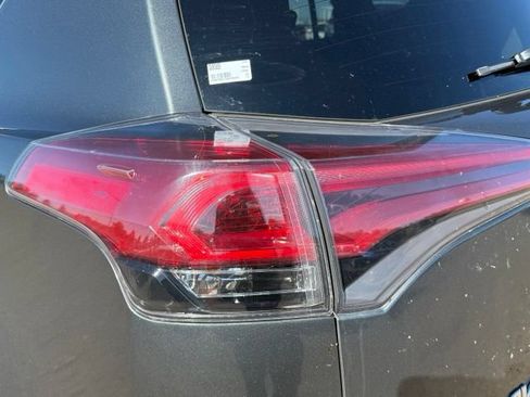 Used 2018 Toyota RAV4 Limited w/ Advanced Technology Package AWD/4WD image 12