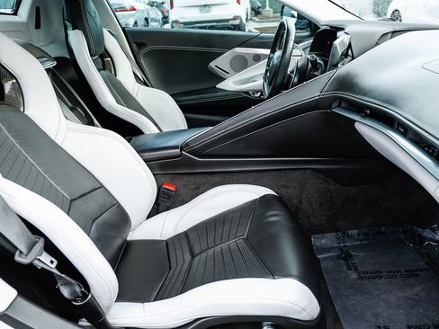 Used 2022 Chevrolet Corvette Stingray Premium Conv w/ Z51 Performance Package image 15