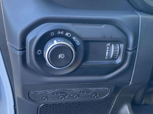 New 2026 Jeep Wrangler Unlimited Sahara AWD/4WD image 17