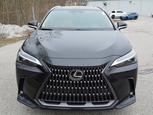 Used 2024 Lexus NX 250 FWD image 2