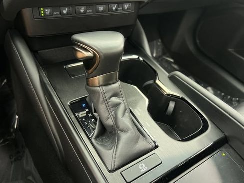 Used 2024 Lexus ES 350 w/ Luxury Package FWD image 27