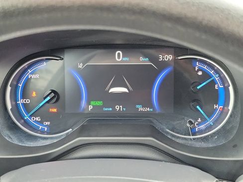 Used 2025 Toyota RAV4 LE AWD/4WD image 25