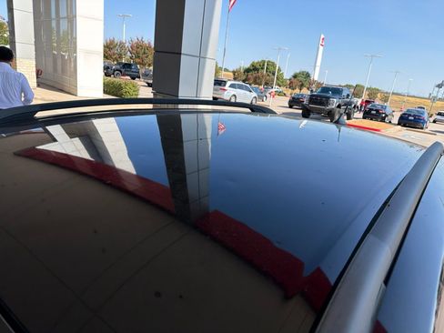 Used 2019 Ford Escape SE FWD image 25