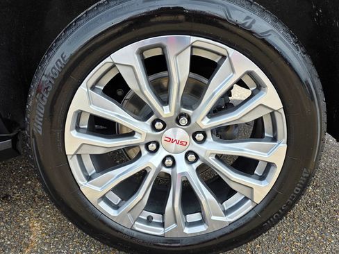 Used 2021 GMC Yukon Denali RWD image 11