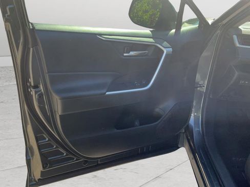 Used 2019 Toyota RAV4 XLE image 10