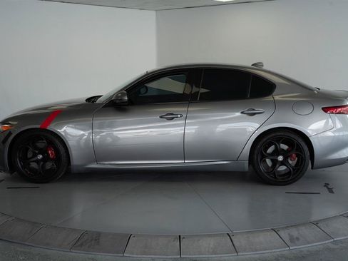 Used 2018 Alfa Romeo Giulia Ti Sport w/ Quick Order Package 22U Sport RWD image 4