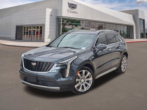 Used 2020 Cadillac XT4 Premium Luxury w/ Cold Weather Package FWD image 1