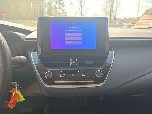 Used 2025 Toyota Corolla LE image 19