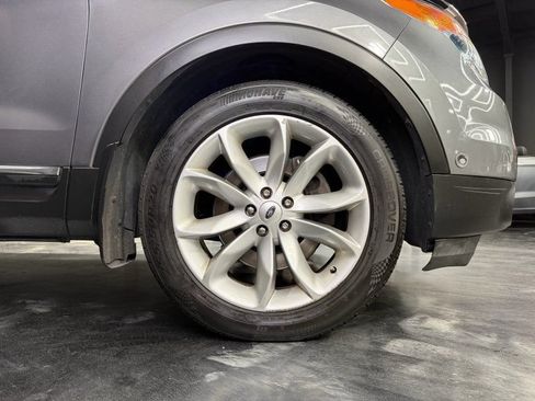 Used 2014 Ford Explorer Limited w/ Equipment Group 302A AWD/4WD image 23