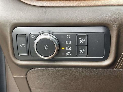 Used 2022 Ford Explorer King Ranch w/ Premium Technology Package image 18