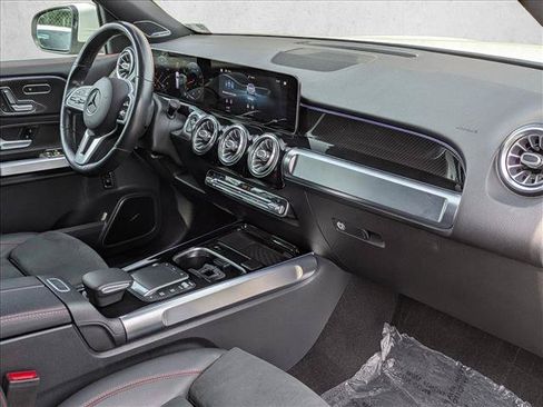 Used 2021 Mercedes-Benz GLB 250 4MATIC w/ AMG Line image 23