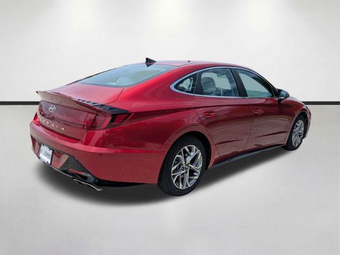 Used 2023 Hyundai Sonata SEL w/ Preferred Accessory Package FWD image 4