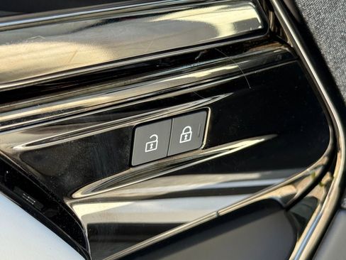 Used 2024 Land Rover Range Rover Sport SE image 23