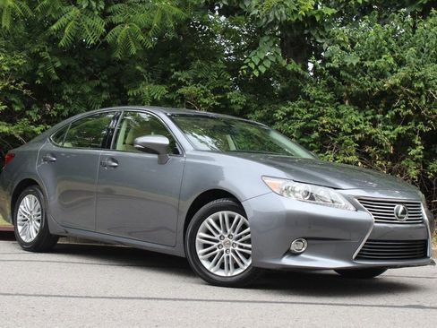 Used 2015 Lexus ES 350 w/ Luxury Package FWD image 10