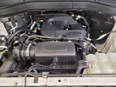 Used 2020 Ford Explorer XLT w/ Equipment Group 202A image 30