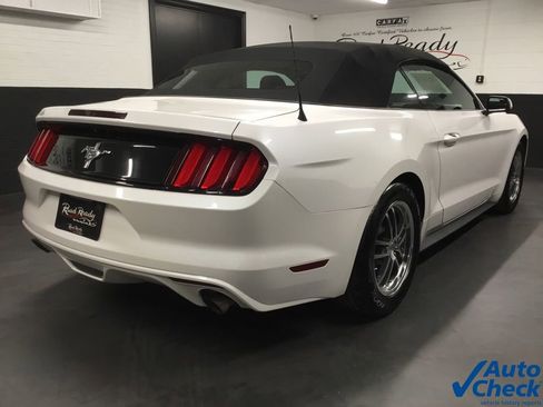 Used 2017 Ford Mustang Convertible image 21