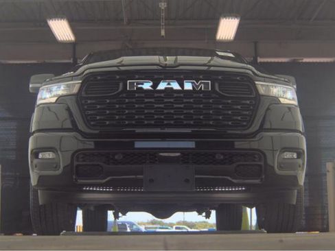 Used 2025 RAM 1500 Lone Star AWD/4WD image 4