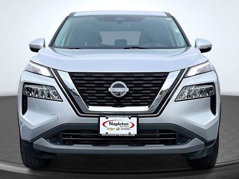 Used 2023 Nissan Rogue SV image 3