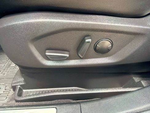 Used 2022 Ford Edge Titanium AWD/4WD image 20