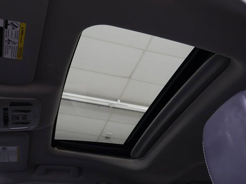 Used 2020 Toyota Highlander Limited image 23