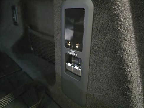 New 2026 Land Rover Range Rover Sport SE image 12