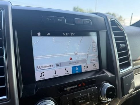 Used 2016 Ford F150 Platinum w/ Equipment Group 701A Luxury AWD/4WD image 4
