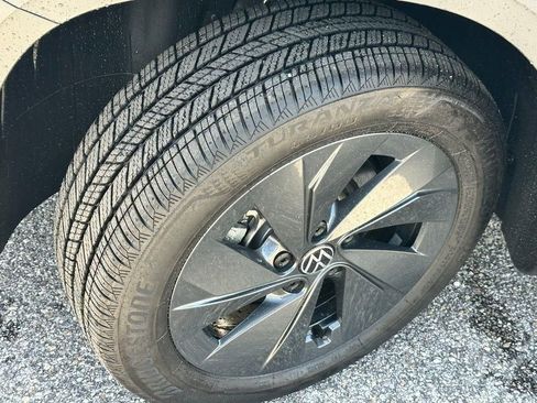 New 2026 Volkswagen Taos S FWD image 22